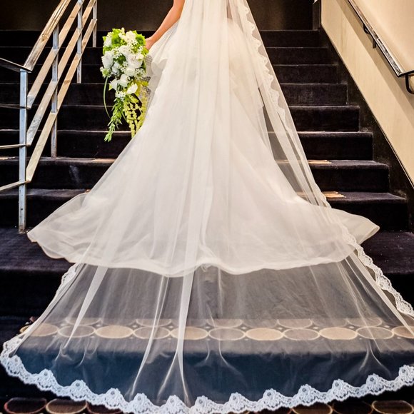 Vintage Lace Wedding Veil - Picture 1 of 5